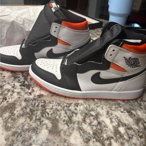 Jordan 1 Electro Orange